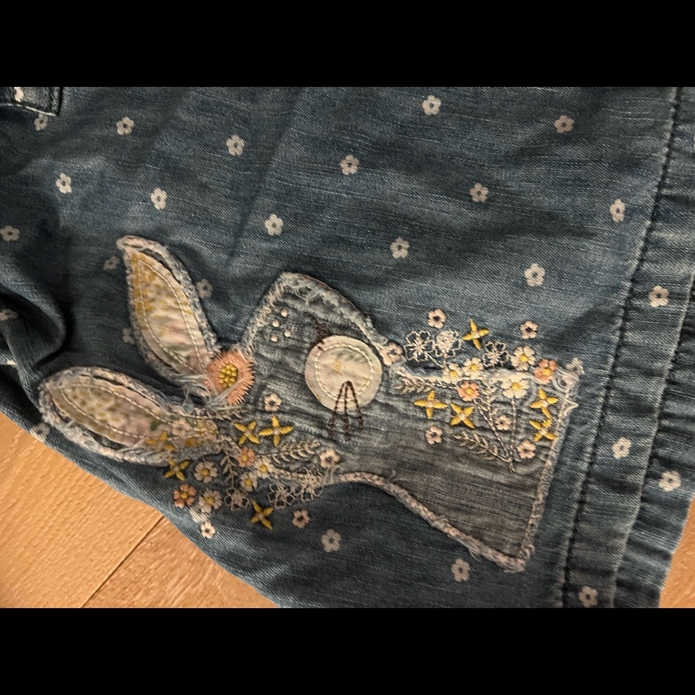 Cute denim dress with rabbit appliqué - Picture 3 of 4